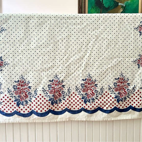 Vintage Style Moda Home Floral Polkadot Tablecloth - Picture 5 of 7